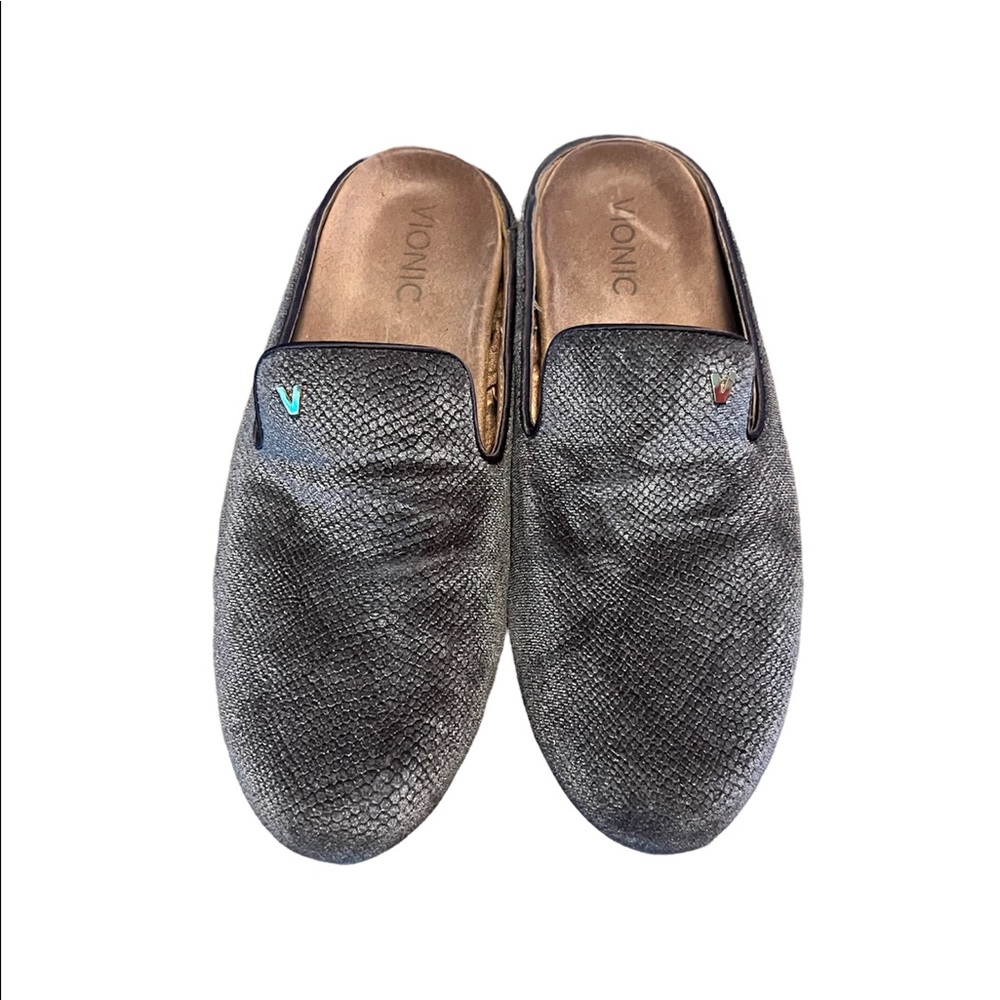 Vionic Velvet Holiday loafers size 6.5